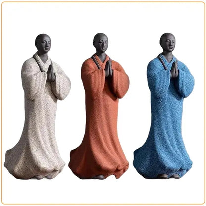 3 Statues Moine Bouddhiste Zen Méditative Décorative blanc rouge bleu sur fond blanc kaosix