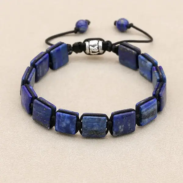 Bracelet Lapis Lazuli Pierres Rectangulaires Pour Homme et Femme sol beige autre angle kaosix